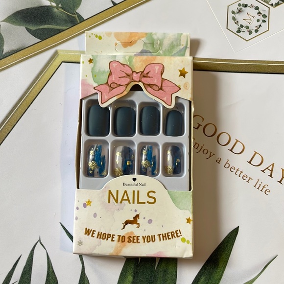 Unbranded lot black rose blue gold fake nails stick on - Picture 2 of 2